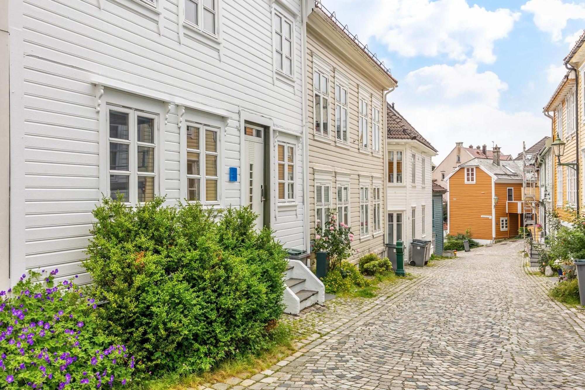 Homerentals Apartments - Behind Bryggen & Historic Cobblestone Streets - 2 Floor Renovated From February 2025 Bergen Esterno foto